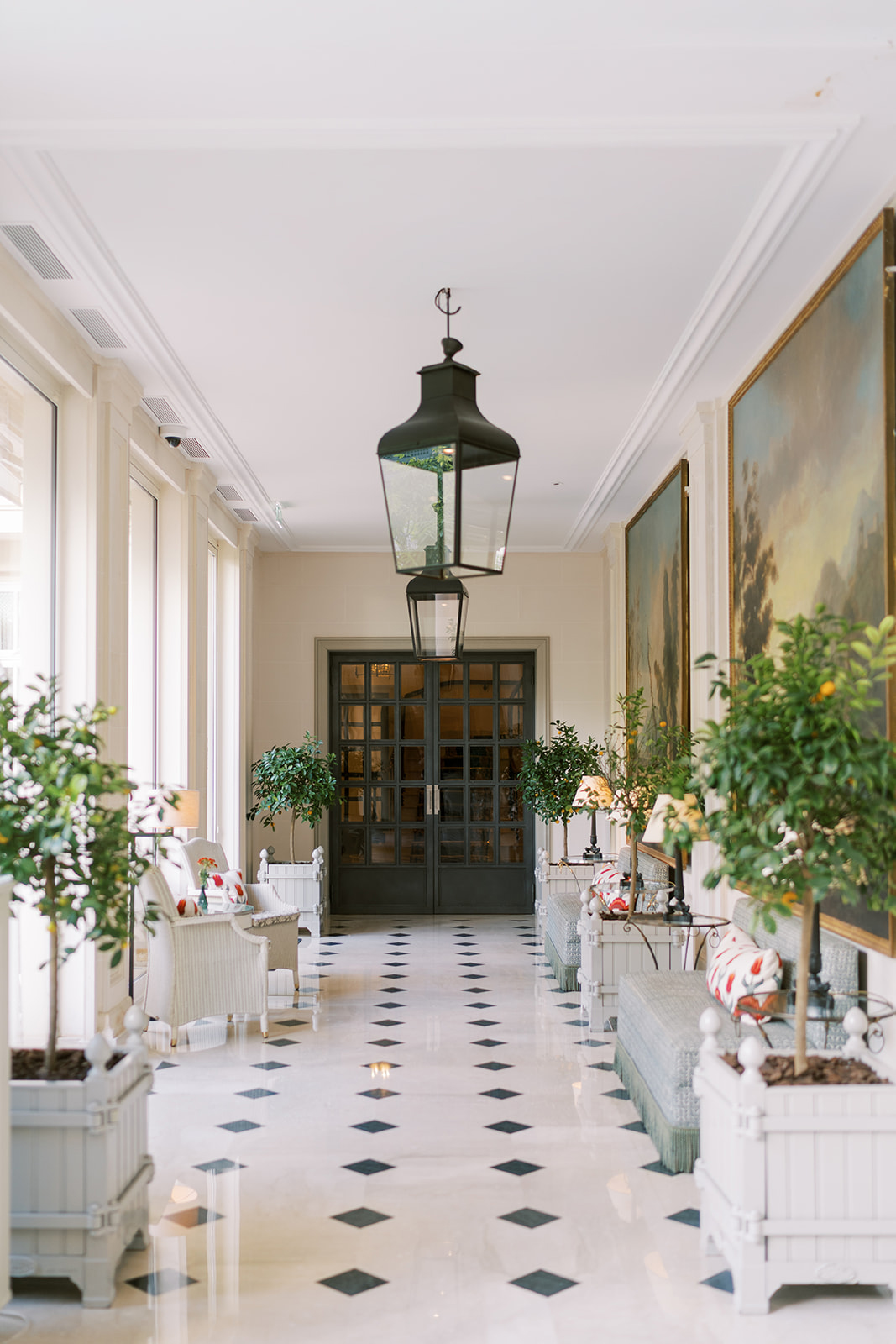 le-bristol-paris-editorial-colonnade_zgw7u.jpg Voyons voir design lumière lighting 