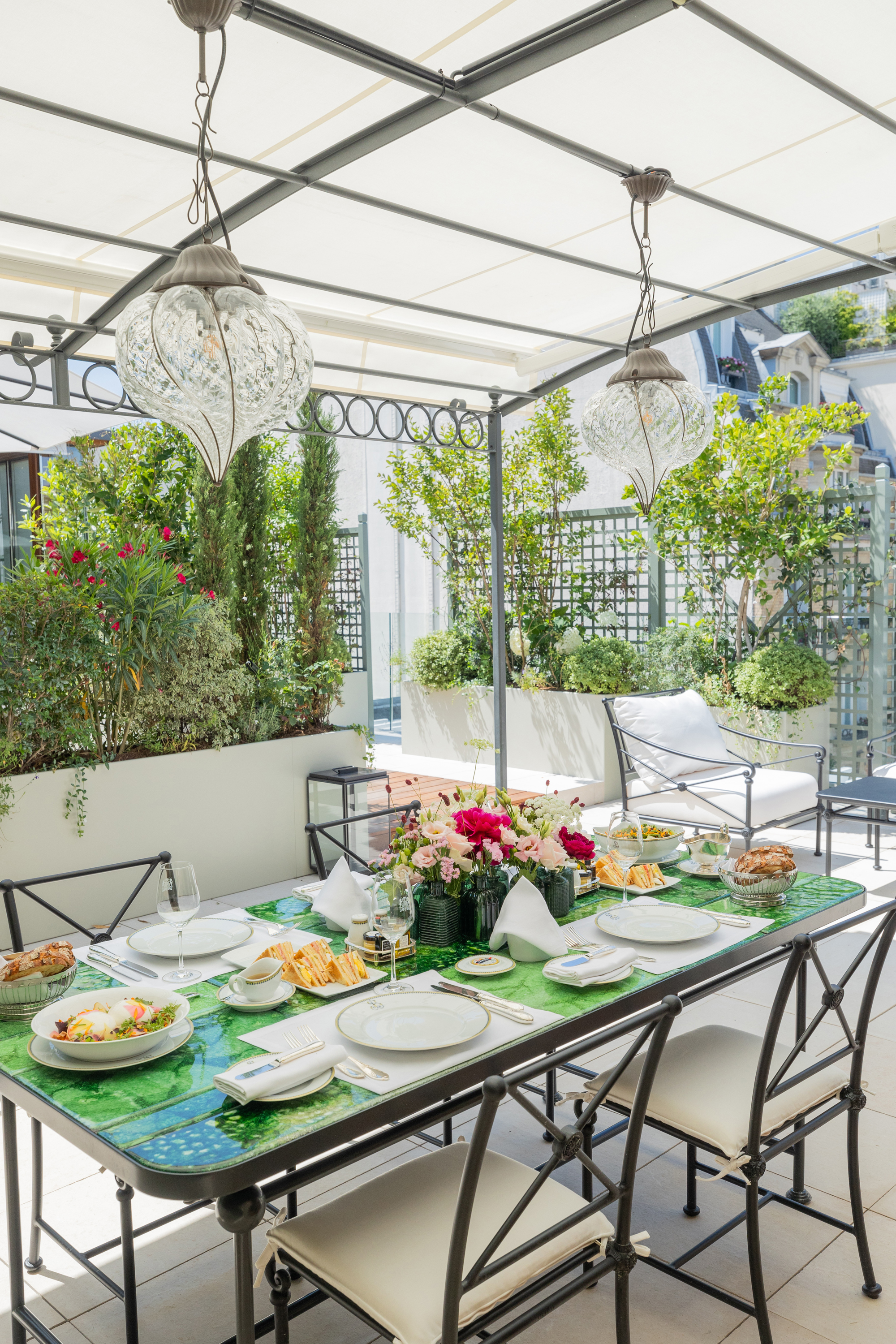 le-bristol-paris-suite-eden-965-franck-bohbot-_jye56.jpg Voyons voir design lumière lighting 