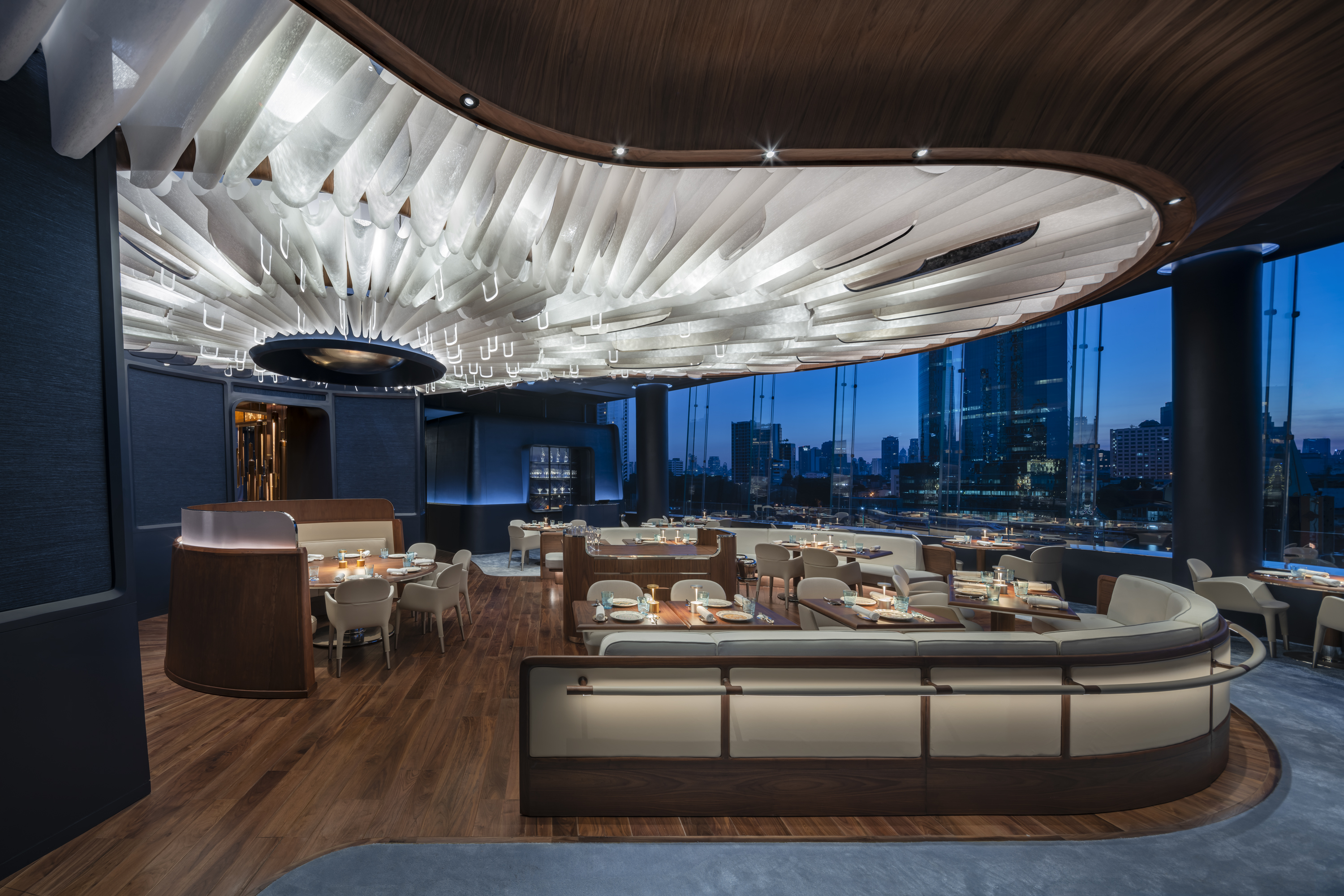 blue-by-alain-ducasse_jouin-manku_photo_w-workspace_05.jpg Voyons voir design lumière lighting 