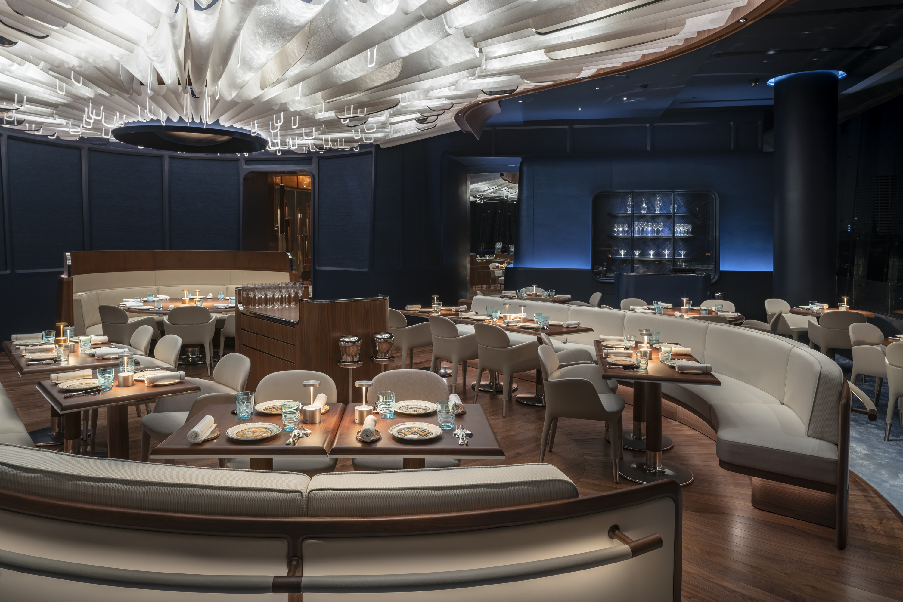 blue-by-alain-ducasse_jouin-manku_photo_w-workspace_06.jpg Voyons voir design lumière lighting 