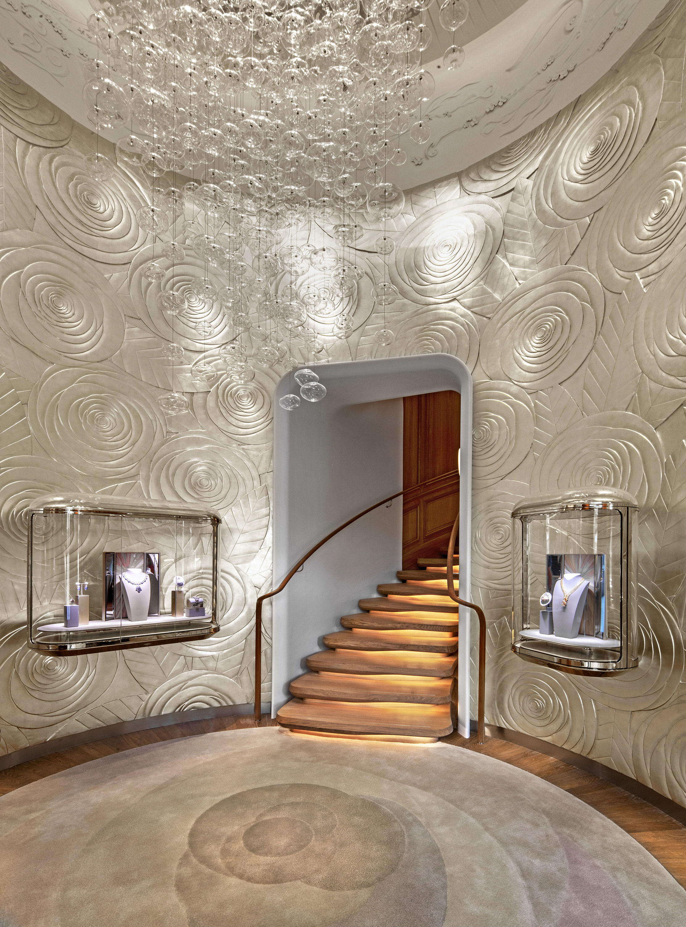 van-cleef-and-arpels-_22-24-vendome_jouin-manku_photo_eric-laignel_-22.jpg Voyons voir design lumière lighting 