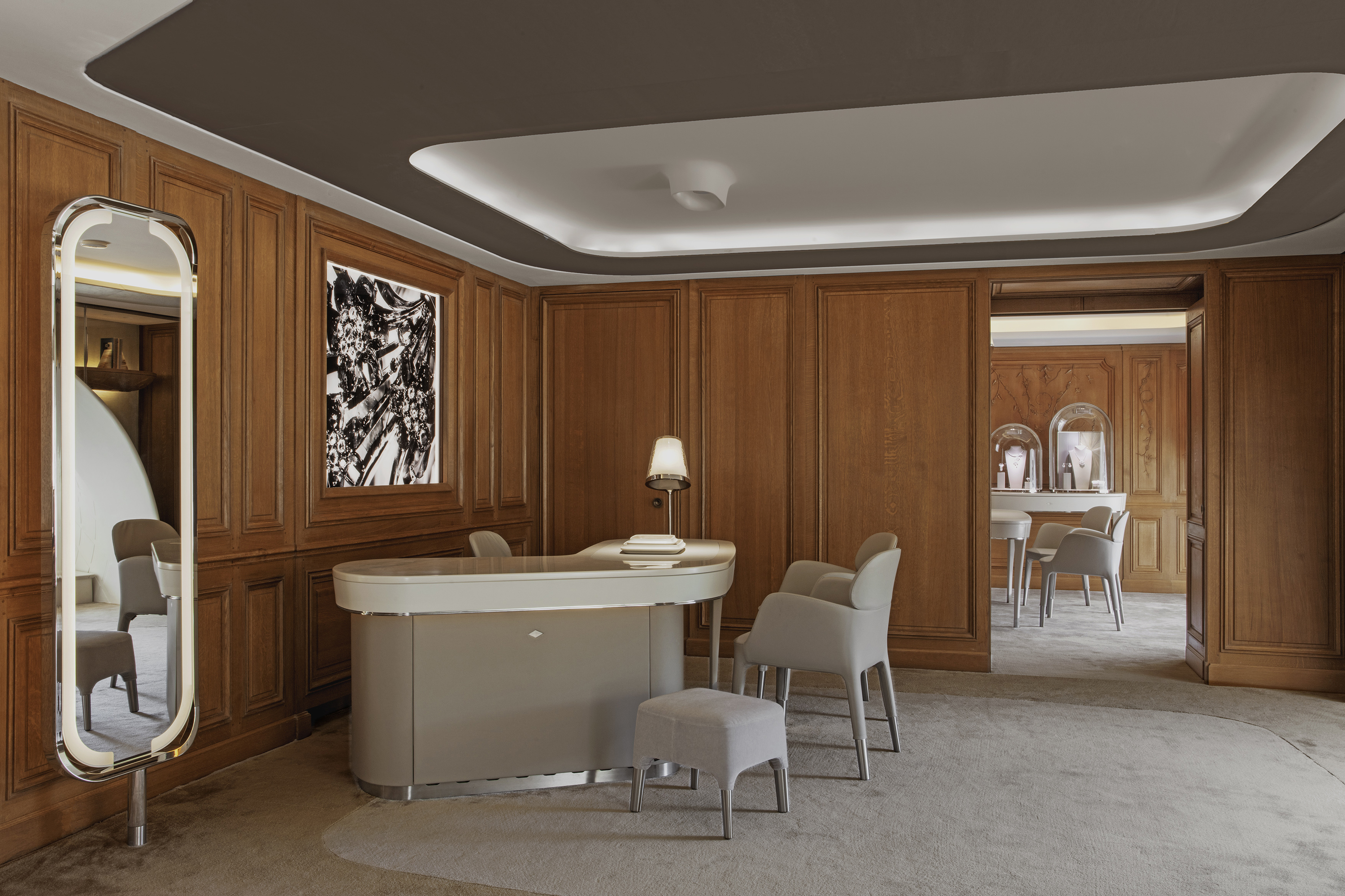 van-cleef-and-arpels-_22-24-vendome_jouin-manku_photo_eric-laignel_-92.jpg Voyons voir design lumière lighting 