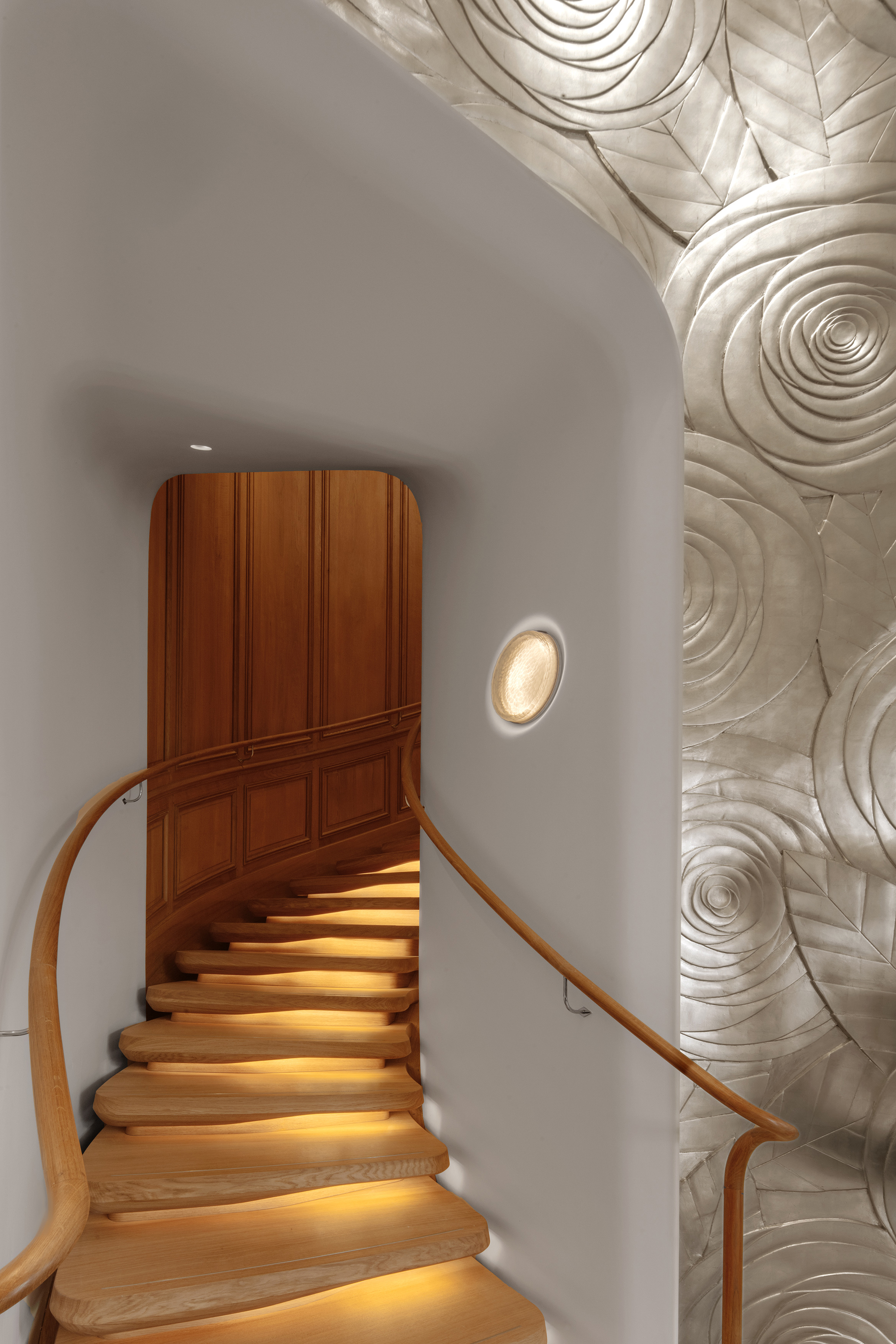 van-cleef-and-arpels-_22-24-vendome_jouin-manku_photo_eric-laignel_-68.jpg Voyons voir design lumière lighting 